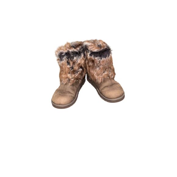 UGG furry boots brown size 6 - Picture 1 of 5